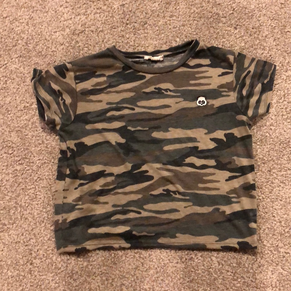 Cropped Camo Tee w Embroidered Panda
